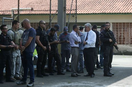Policiais na escola Raul Brasil após o tiroteio em Suzano em São Paulo REUTERS Amanda Perobelli Direi